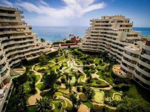 Precioso Apartamento Frente Al Mar Benalbeach Daire Benalmádena Dış mekan fotoğraf